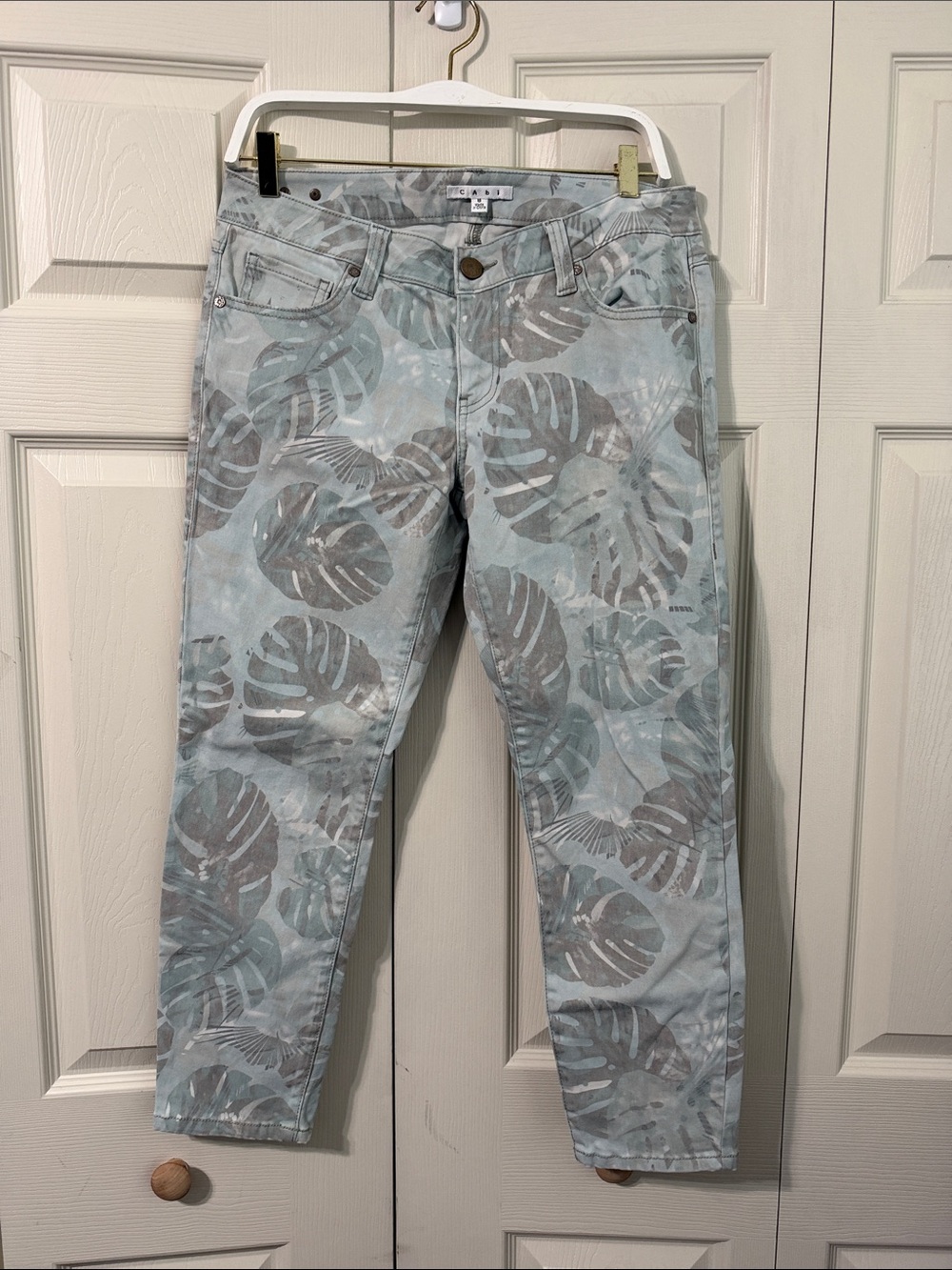 Cabi women's tropical Patterned Women’s Jeans pants.  #0028